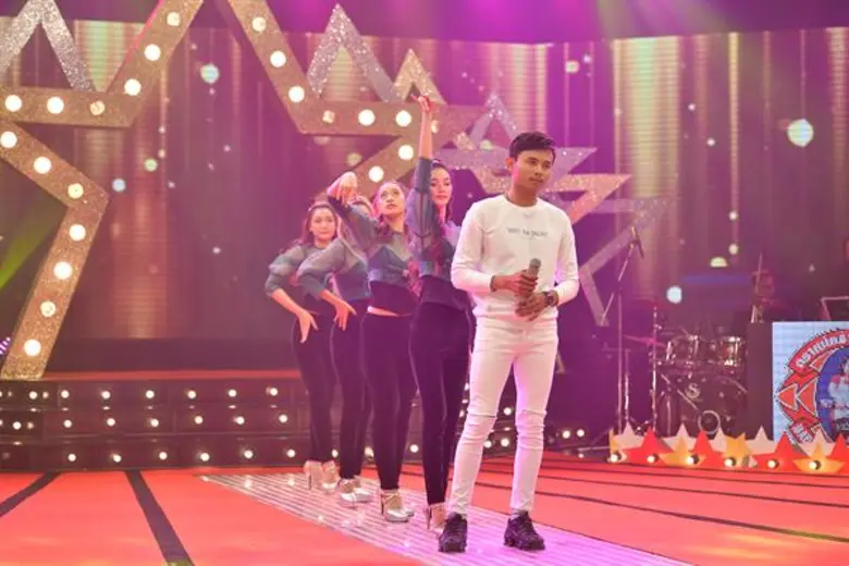 สนุกจัดจ้าน สีสันจัดเต็ม กันตั้งแต่เริ่มเ...