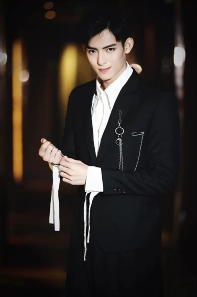 ตัวร้ายหน้าหล่อ ขวัญใจสาวๆ อย่าง "หวังฮ่า...