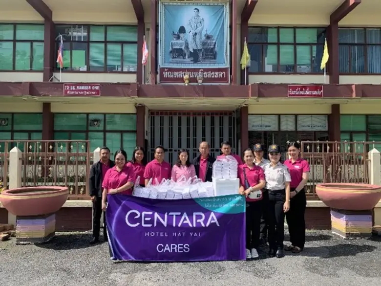 นายมนูญ วุฒิ ผู้จัดการทั่วไปโรงแรมเซ็นทาร...