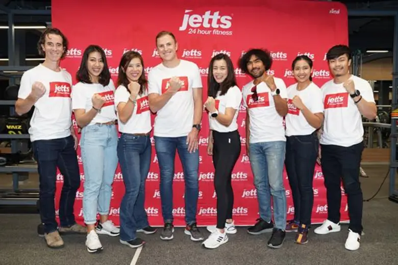 หวานหวาน-อรุณณภา พาณิชจรูญ (ที่ 4 จากซ้าย...