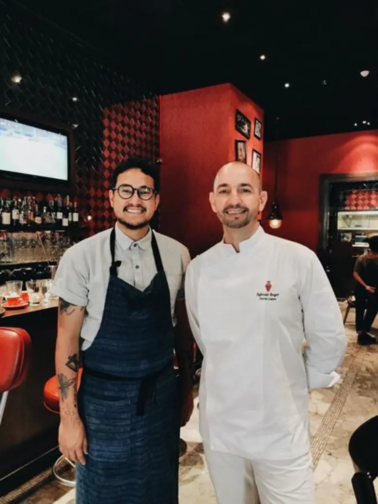 ร้านทเวนตี้ไฟว์ ดีกรีส์ เบอร์เกอร์ บาร์ (...