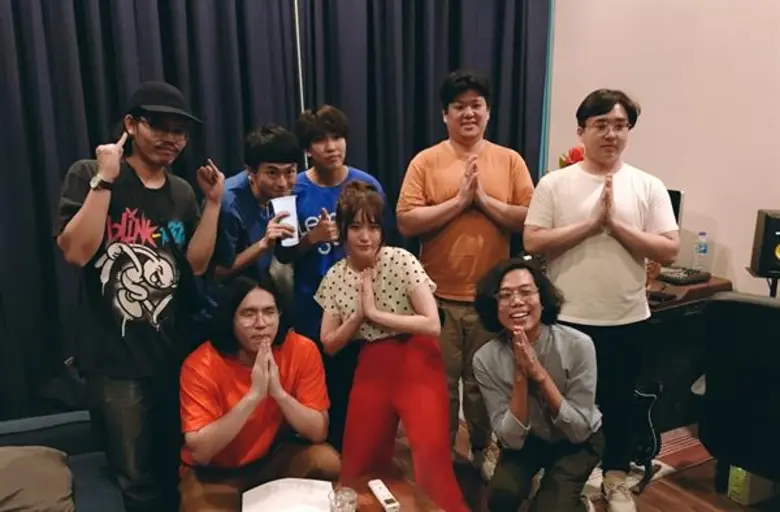 ยุคสมัยนี้เพลงวัฒนธรรมต่างชาติได้มีบทบาทเข้ามาสู่คน...