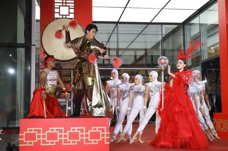 เฉลิมฉลองเทศกาลตรุษจีน เฮงๆ ปังๆ ห้างเซ็น...