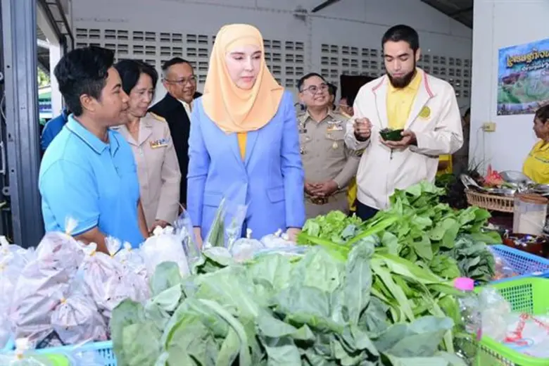 มนัญญาเยี่ยมสหกรณ์ในจังหวัดปัตตานี ส่งเสริมธุรกิจรวบรวมยางพารา