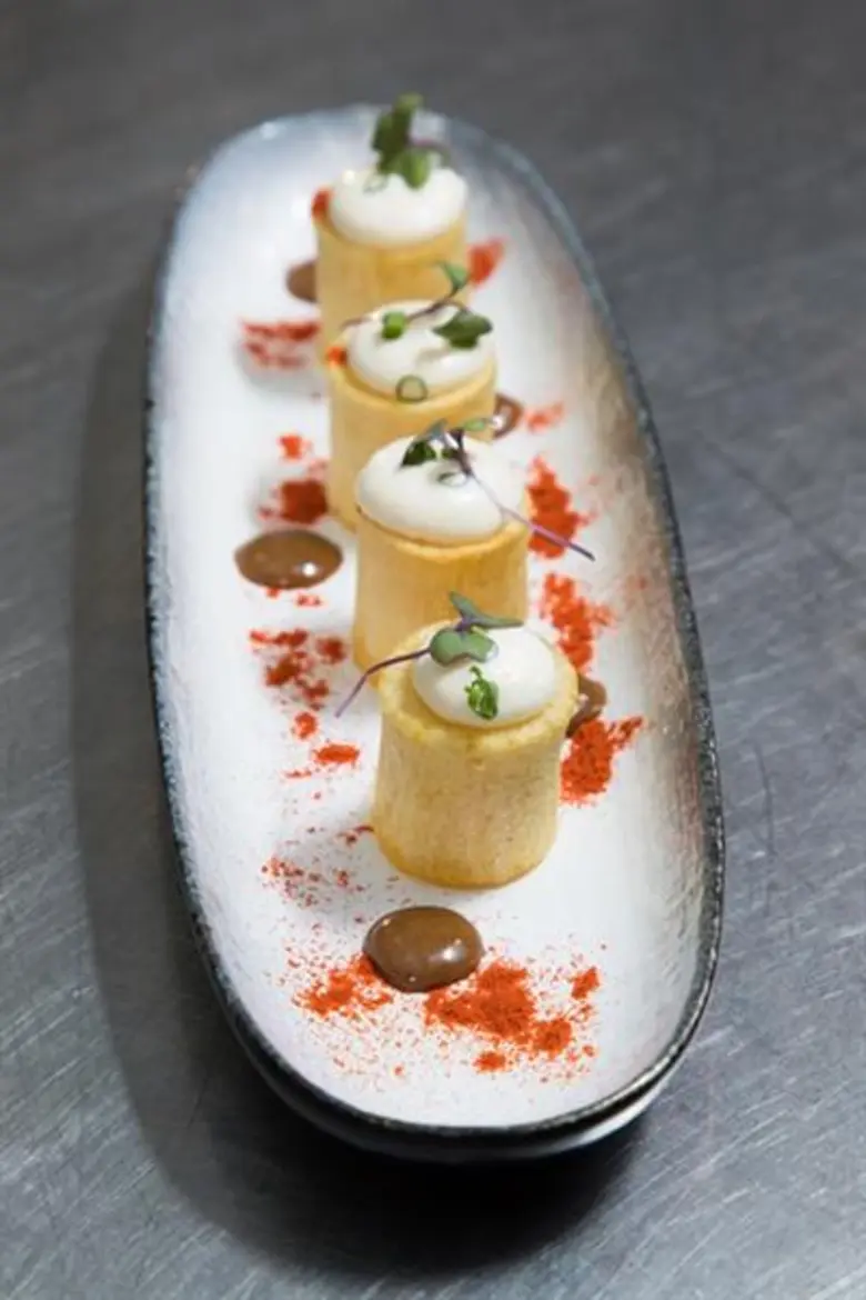 ลิ้มลองอาหารสไตล์เมดิเตอร์เรเนียนเมนูใหม่ โดยเชฟ จวน ทานา ดอท ณ ห้องอาหารอัลบริเซียส์ ชาเทรียม เรซิเดนซ์ สาทร กรุงเทพฯ