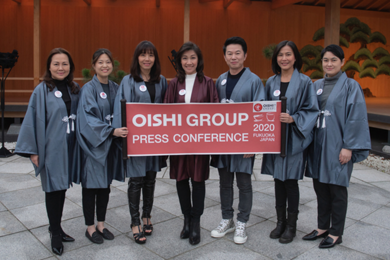 นงนุช บูรณะเศรษฐกุล (คนกลาง) กรรมการผู้จั...