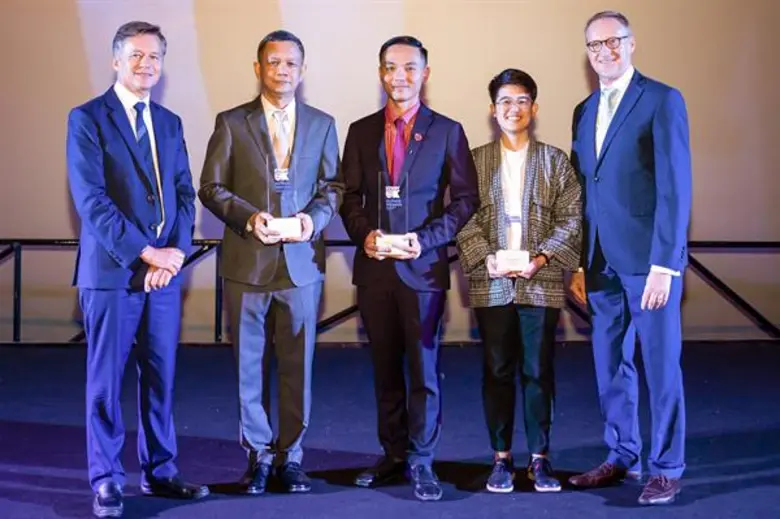 มร.แอนดรูว์ กลาส ผู้อำนวยการ บริติช เคานซ...