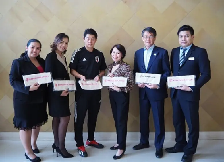 Mr. Takashi Sekizuka (ที่ 2 จากขวามือ) He...