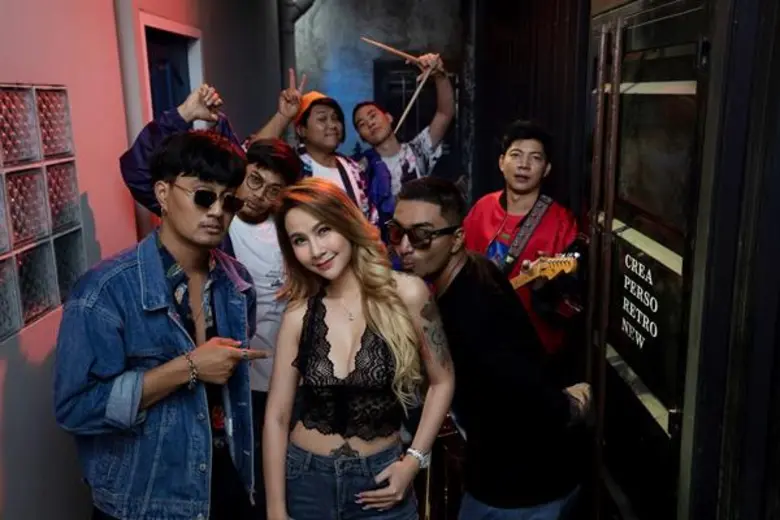 “วงต๊กโต อาร์สยาม” ขอหวนคืนวงการ พร้อมส่งซิงเกิ้ล “ขายบริการ” จังหวะโจ๊ะ สุดมันส์ เต้นกันยับ