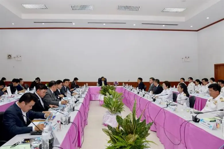 "นายถาวร เสนเนียม รัฐมนตรีช่วยว่าการกระทรวงคมนาคม นำคณะตรวจเยี่ยมและมอบนโยบายในการดำเนินงานแก่สถาบันการบินพลเรือน ภายใต้แนวคิด "เชื่อมไทย เชื่อมโลก"