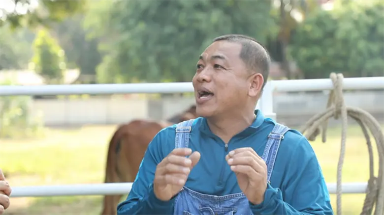 ทีวีไกด์: รายการ "ไทยทึ่ง" “เลโอ” พาทึ่งอาชีพสุดแปลก “ช่างเสริมสวยวัว” จ.อ่างทอง