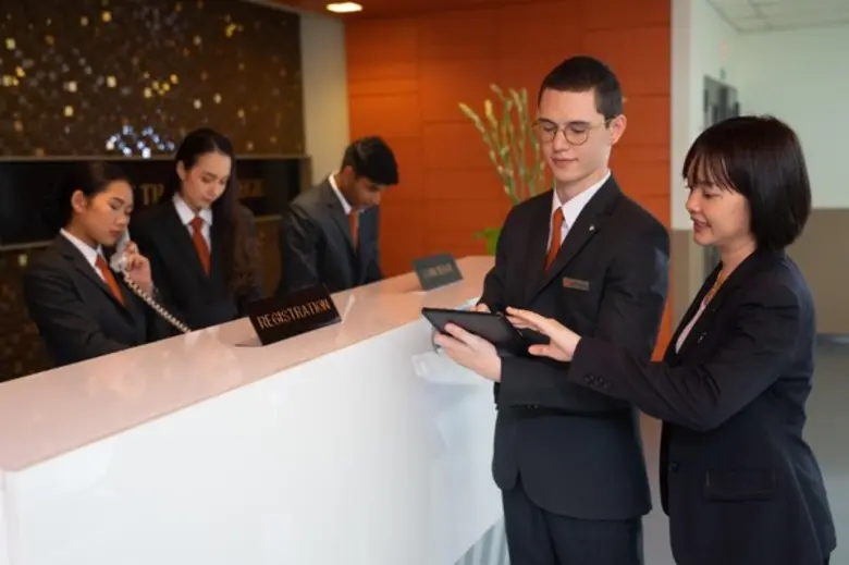 งานบริการส่วนหน้า เป็นงานที่สำคัญและละเอี...