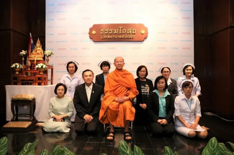 พระเทพปฏิภาณกวี (นั่ง) ผู้ช่วยเจ้าอาวาส แ...