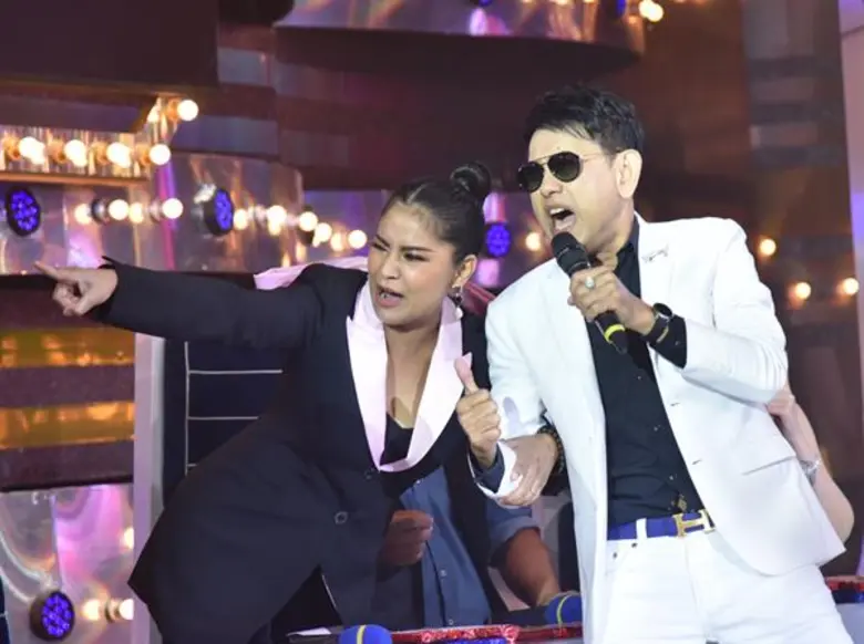 เจ้าพ่อดิสโก้ “บุรินทร์ –สุนทร”  ชวนคนวัยเก๋าลุกขึ้นมาขยับรับเดือนแห่งความสุข  ใน  “กิ๊กดู๋ สงครามเพลงเงินล้าน”