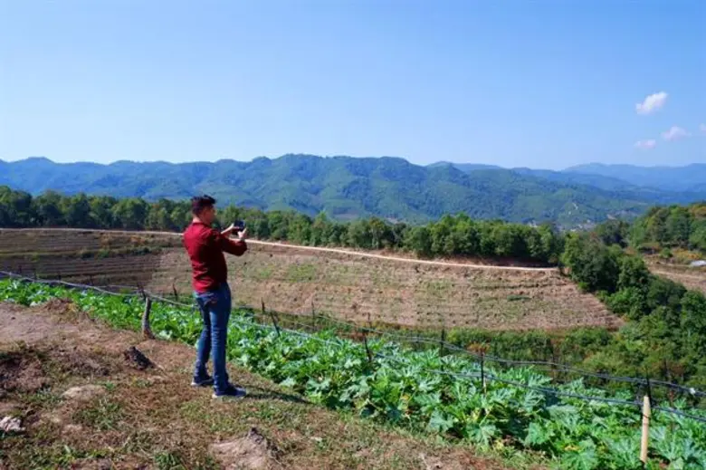 ทีวีไกด์: รายการ หลงรักยิ้ม ท่องแดนธรรมชาติบนดอย ส่องวิถีชีวิตเรียบง่ายของชาวเขา