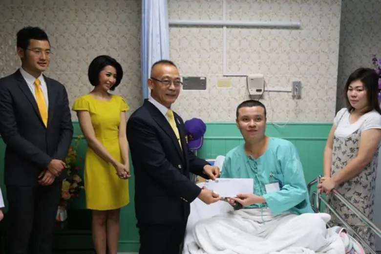 ททบ. เยี่ยมเยียนและให้กำลังใจทหาร ที่บาดเจ็บและเจ็บป่วยจากการปฏิบัติหน้าที่