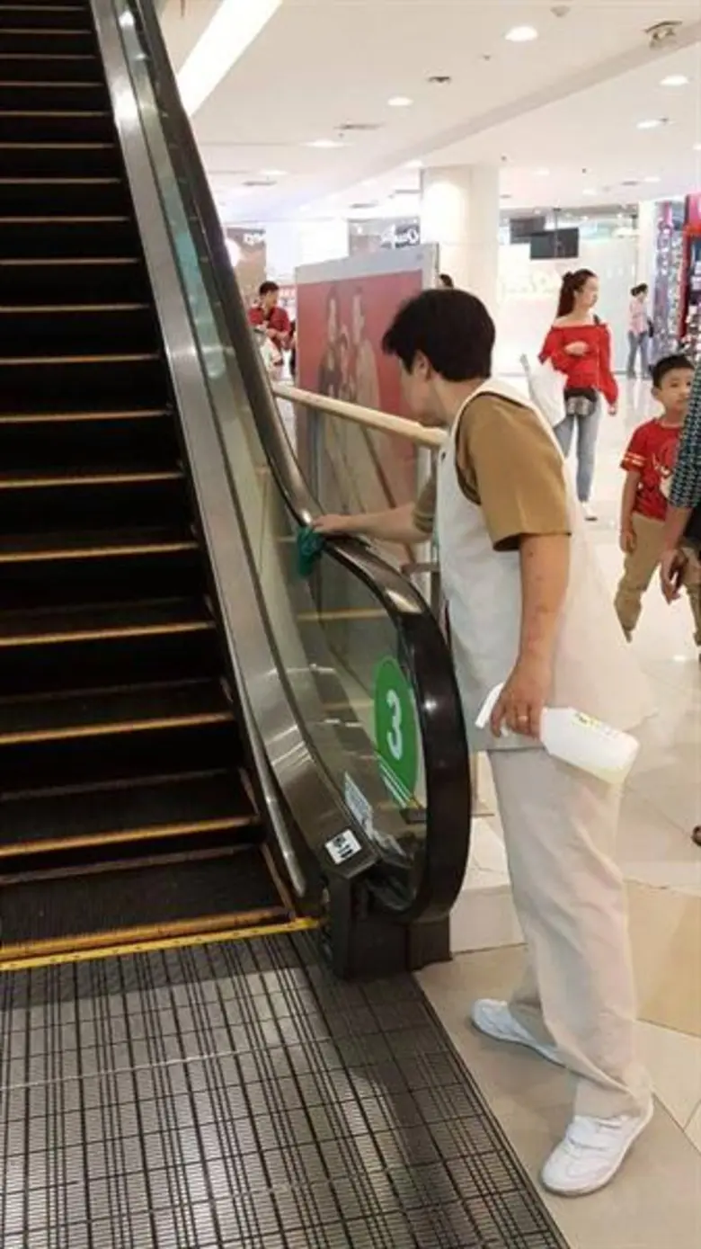 ศูนย์สรรพสินค้าซีคอนสแควร์ และ ศูนย์สรรพสินค้าซีคอน บางแค ขอความอนุเคราะห์ประชาสัมพันธ์ข่าวมาตรการเฝ้าระวังและป้องกันการแพร่ระบาดเชื้อไวรัสโคโรนา ของศูนย์ฯ