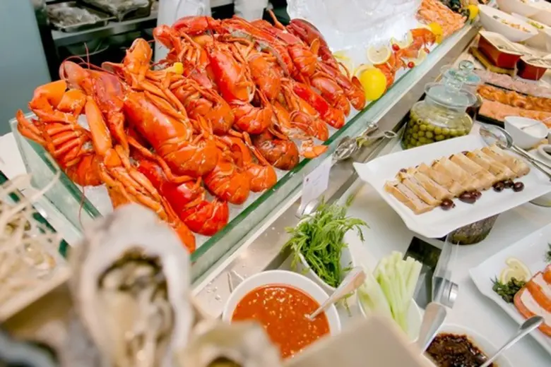 ควงแขนคนรักมาอิ่มเอมความอร่อยในวันวาเลนไทน์ กับบุฟเฟ่ต์สุดพรีเมี่ยม ณ ห้องอาหารเดอะเวิลด์ โรงแรมเซ็นทาราแกรนด์ฯ เซ็นทรัลเวิลด์