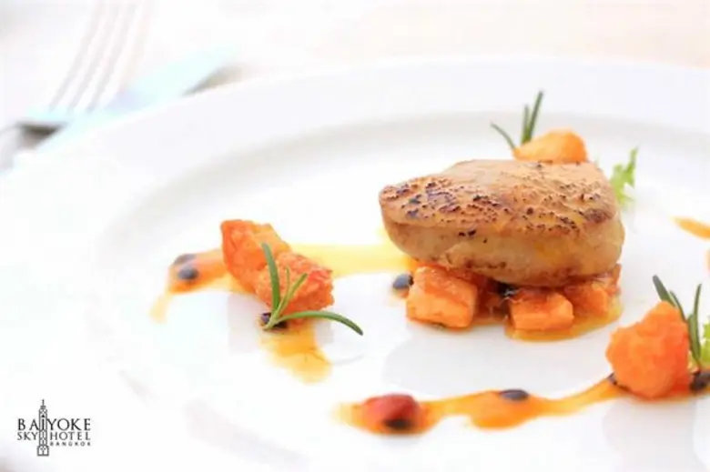 ควงคู่คนรู้ใจดินเนอร์มื้อหรู ท่ามกลางบรรยากาศสุดโรแมนติกในงาน "Baiyoke in love" ที่โรงแรมใบหยก สกาย