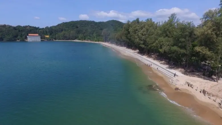 “กรมโยธาธิการและผังเมือง” เร่งสร้างเขื่อนรับมือปัญหากัดเซาะ “อ่าวคุ้งกระเบน” ดันสู่พื้นที่ท่องเที่ยวเชิงระบบนิเวศ