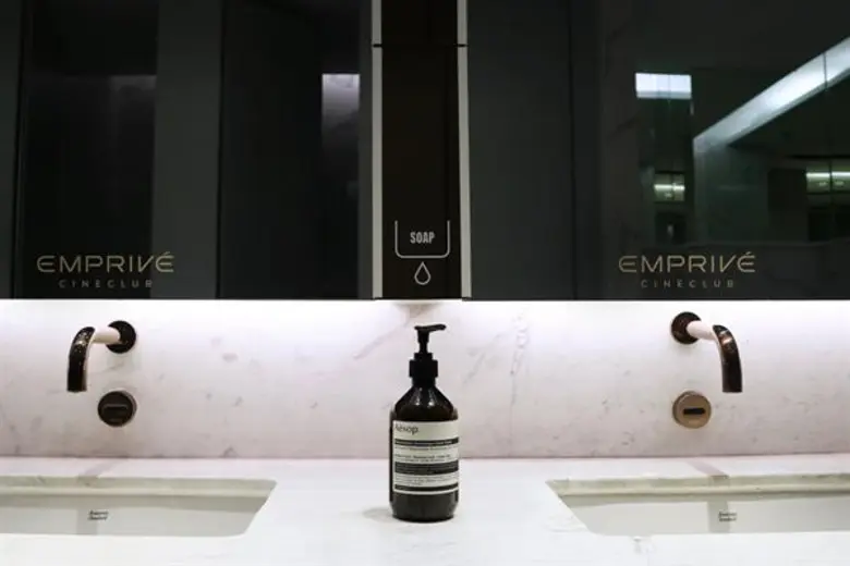 เอส เอฟ จับมือ Aesop ให้คุณดูหนังเฟิร์สคล...