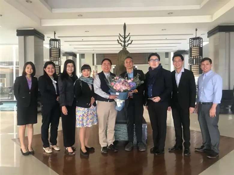 รองศาสตราจารย์ ดร.รวี ลงกานี (ที่ 4 จากขว...