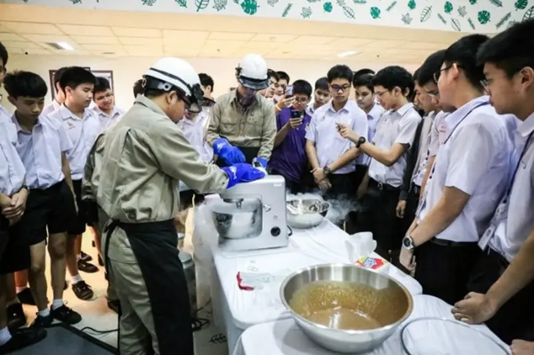 บีไอจีให้ความรู้เกี่ยวกับก๊าซอุตสาหกรรมแก่นักเรียน รร.กรุงเทพคริสเตียนวิทยาลัย