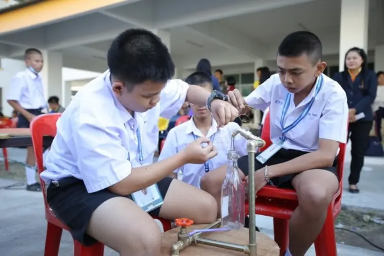 เลขาธิการ กพฐ. ย้ำ “การเรียนต้องไม่เรียนเฉพาะในห้องเรียน... ต้องเรียนรู้ได้ในทุกบริบท”