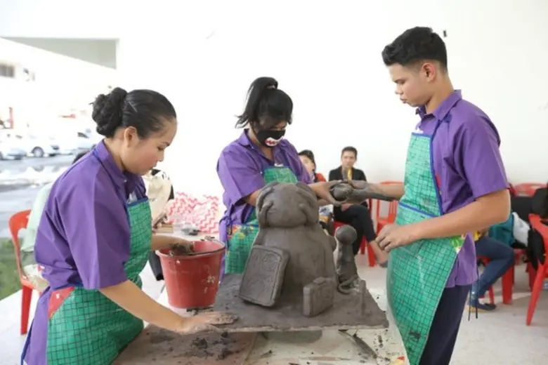 เลขาธิการ กพฐ. ย้ำ “การเรียนต้องไม่เรียนเฉพาะในห้องเรียน... ต้องเรียนรู้ได้ในทุกบริบท”