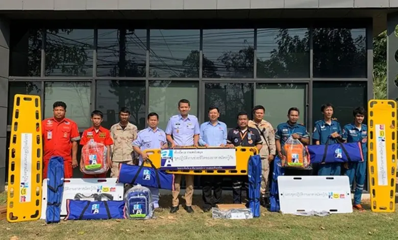 ดั๊บเบิ้ล เอ มอบอุปกรณ์ชุดปฏิบัติงานให้กับหน่วยงานอ...