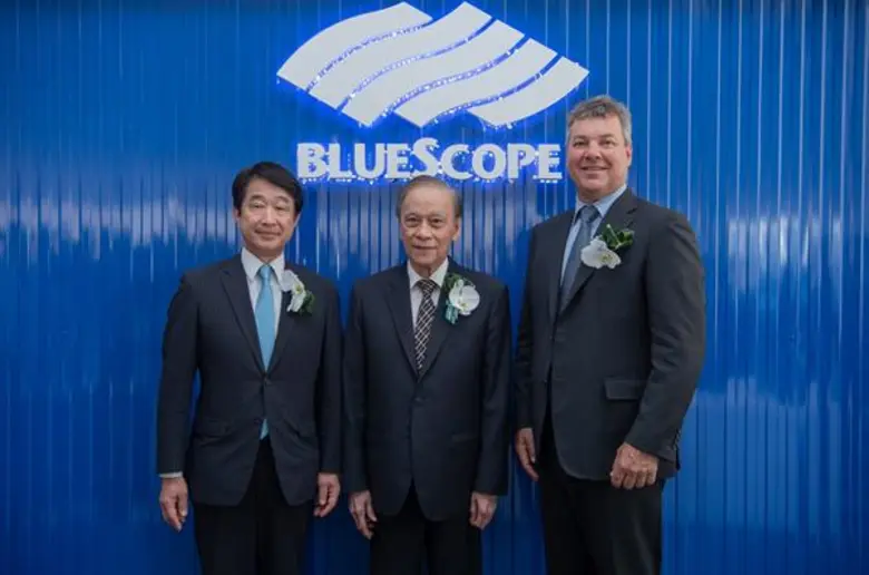 มร. มาร์ค วาสเซร่า (ขวา) ประธานบริหาร บลู...