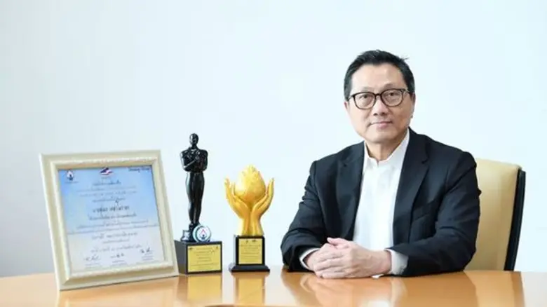 นายสุเมธ เหล่าโมราพร ประธานคณะผู้บริหาร บ...