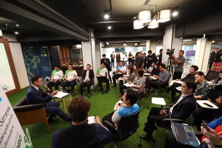 นายพุทธิพงษ์ ปุณณกันต์ รัฐมนตรีว่าการกระท...