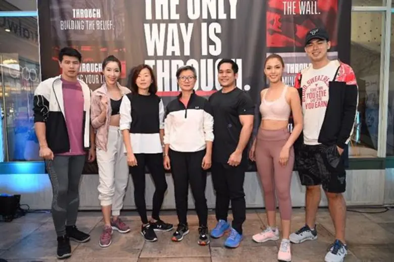 THE ONLY WAY IS THROUGH คุณค่าของคุณไม่ใช่แค่ความสำเร็จ คุณค่าของคุณไม่ใช่แค่ความล้มเหลว คุณค่าของคุณคือผลงานของคุณ