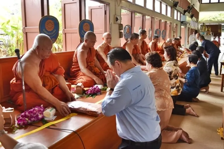 คุณภูมินทร์ ปิยะวานิชย์ ประธานเจ้าหน้าที่...