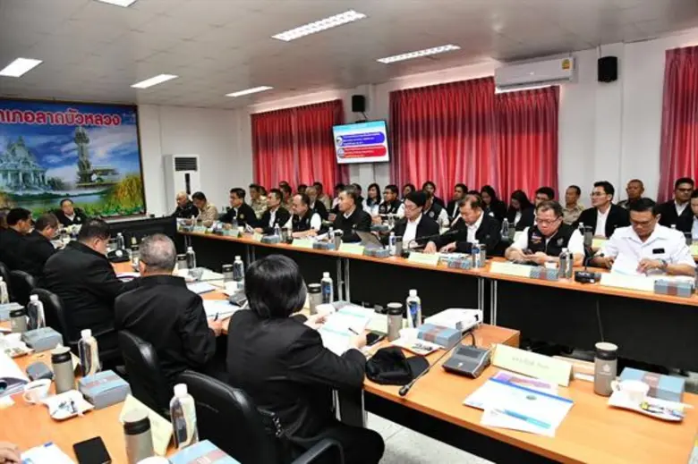 พลเอก ประวิตร ลงพื้นที่อยุธยา ลุยแก้ปัญหาคุณภาพน้ำในแม่น้ำเจ้าพระยาตอนล่าง