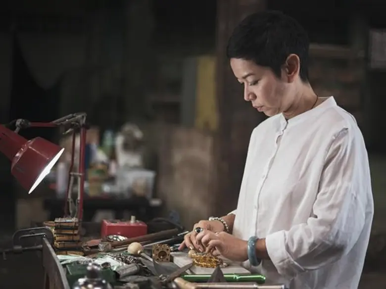 มกราคม 63, กรุงเทพฯ "สีลสโตน" ร้านเครื่อง...