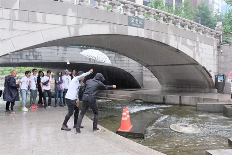 ทิ้งมาดแมนสายลุย “พาราด็อกซ์” สวมชุดประจำชาติเกาหลีเที่ยวทั้งวัน ในรายการ Padoxtour Seasion2 อาทิตย์ที่ 9 กุมภาพันธ์