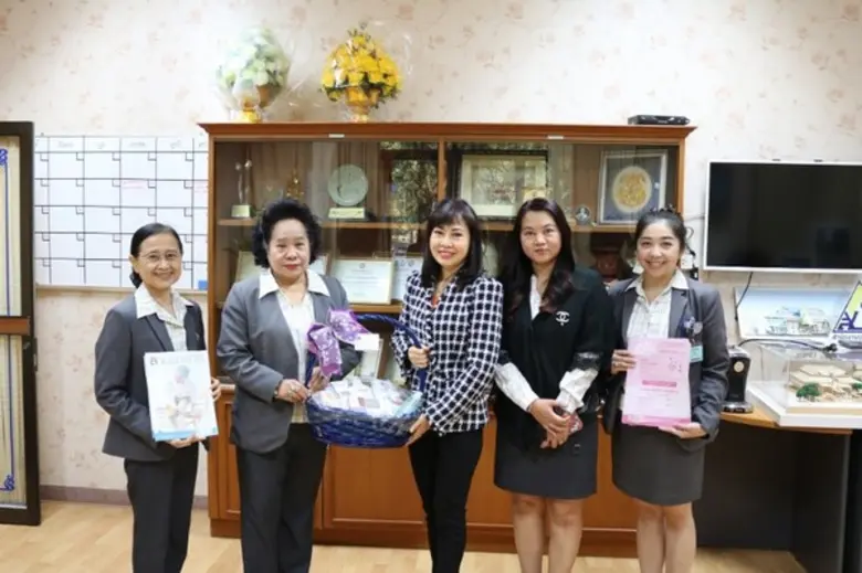 ตัวแทนผู้บริหาร โรงพยาบาลลานนา คุณจิราลักษณ์ จันทร์...