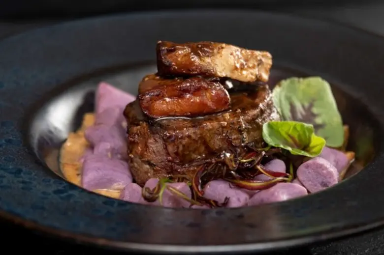 วาเลนไทน์ดินเนอร์ริมชายหาดสุดโรแมนติก ณ ห้องอาหารลากริตต้า