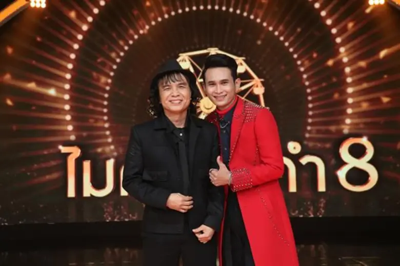 หนุ่มอีสานคนซื่อ ผู้ไม่หยุดยื้อความฝันบนเ...