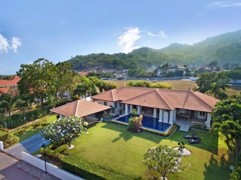 Banyan Residences Villas, the luxury livi...
