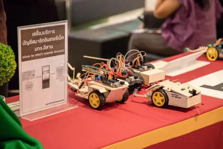 มทร.อีสาน จัดการแข่งขันประกวดเทคโนโลยี สิ่งประดิษฐ์ และนวัตกรรม ส่งเสริมให้นักศึกษากล้าคิดกล้าทำ มุ่งมั่นให้ทุกคนเป็นบัณฑิต Hands-on