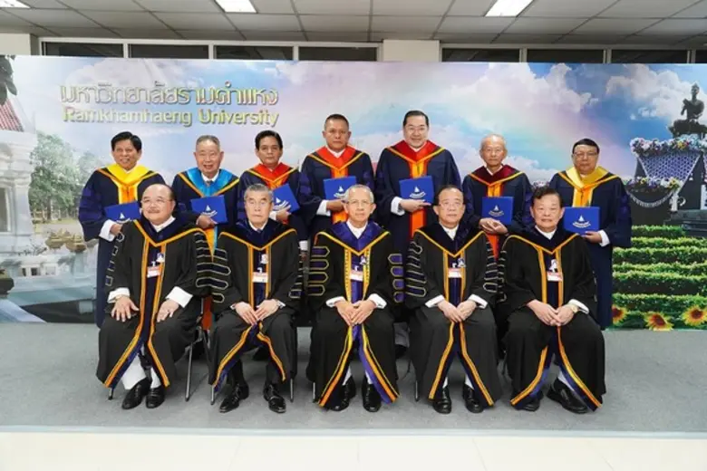 นายชีพ จุลมนต์ นายกสภามหาวิทยาลัยรามคำแหง...