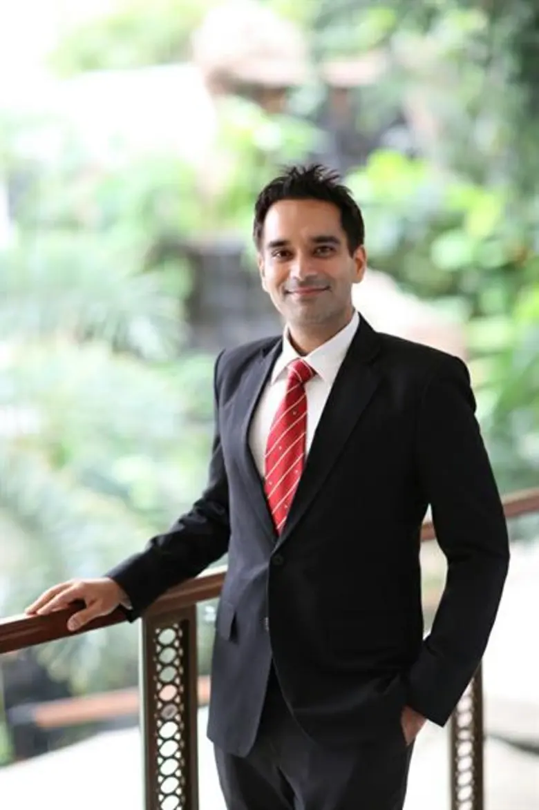 ดร.อมรเทพ จาวะลา ผู้ช่วยกรรมการผู้จัดการใ...