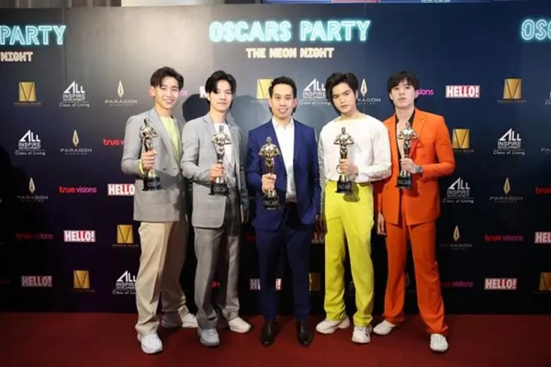 เมเจอร์ ซีนีเพล็กซ์ กรุ้ป จัดงานปูพรมแดง “Oscars Party The Neon Night” ฉลองสู่การประกาศรางวัลออสการ์ 2020 ชมฟรี...ถ่ายทอดสดการประกาศผลรางวัล ณ โรงสยามภาวลัย พารากอน ซีนีเพล็กซ์ ผู้ร่วมงานลุ้นรับบัตรชมภาพยนตร์ฟรี 1 ปี มูลค่า 14,000 บาท