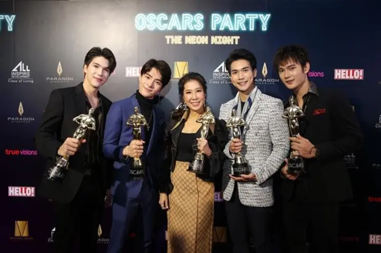 เมเจอร์ ซีนีเพล็กซ์ กรุ้ป จัดงานปูพรมแดง “Oscars Party The Neon Night” ฉลองสู่การประกาศรางวัลออสการ์ 2020 ชมฟรี...ถ่ายทอดสดการประกาศผลรางวัล ณ โรงสยามภาวลัย พารากอน ซีนีเพล็กซ์ ผู้ร่วมงานลุ้นรับบัตรชมภาพยนตร์ฟรี 1 ปี มูลค่า 14,000 บาท