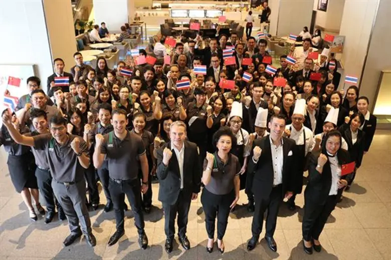 นางสาวอาทร วนาสันตกุล กรรมการผู้จัดการ บร...