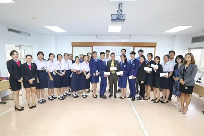 คณะศิลปศาสตร์ ม.ศรีปทุม ชลบุรี จัดหนัก จัดเต็มจริงๆกับการแข่งขันโครงการแข่งขันทักษะภาษาอังกฤษ ภาษาจีน และการท่องเที่ยว ระดับมัธยมศึกษา/ ปวช./เทียบเท่า ชิงถ้วยรัฐมนตรีว่าการกระทรวงการท่องเที่ยวและกีฬา