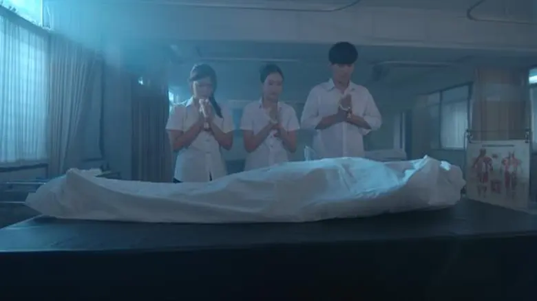 “แซนดี้” ปลื้ม สวมบทนักเรียนแพทย์ ตื่นเต้นลงสนาม ผ่าร่างอาจารย์ใหญ่ !!